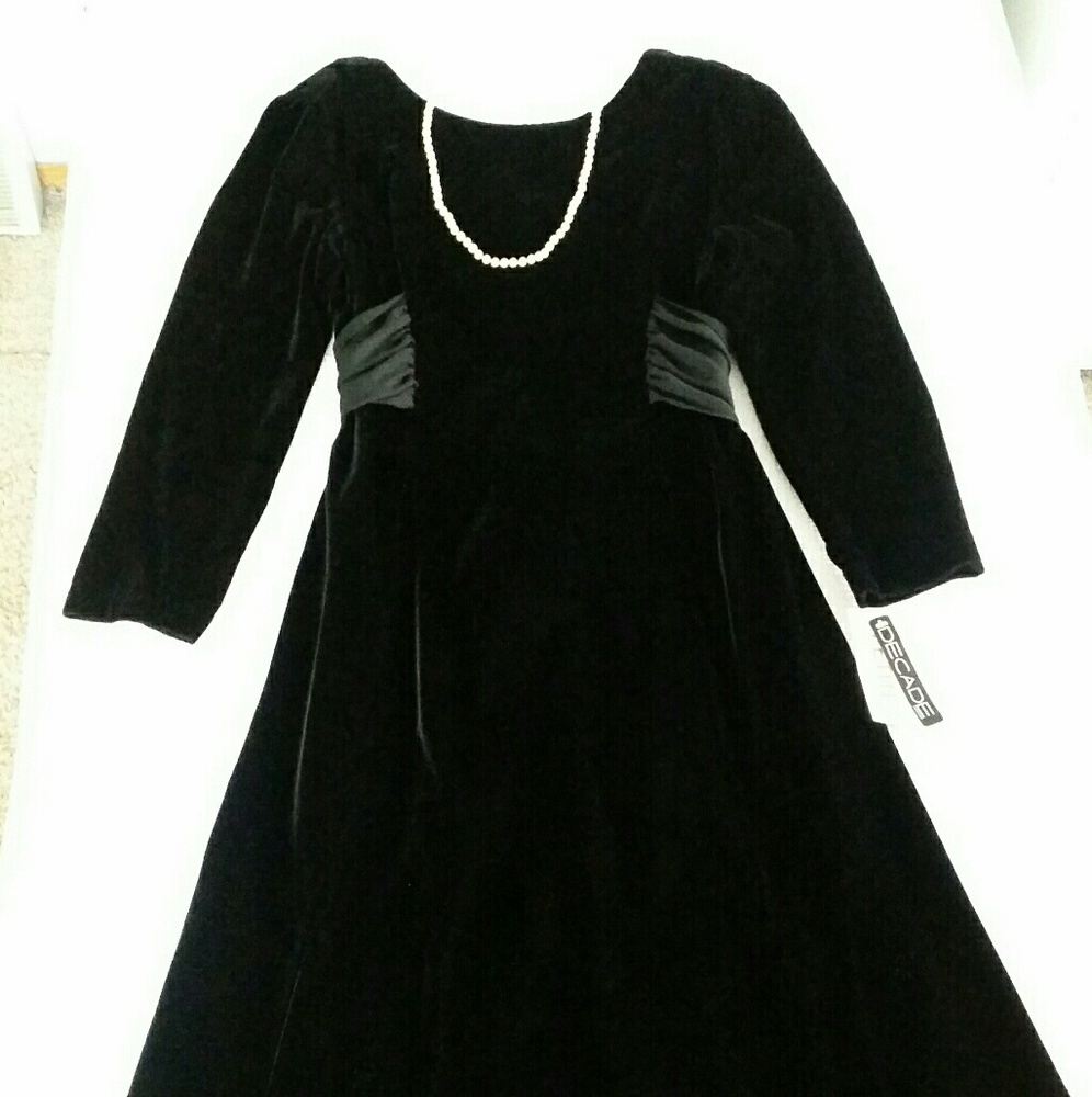 NWT Vintage Decade Designs black velvet dress